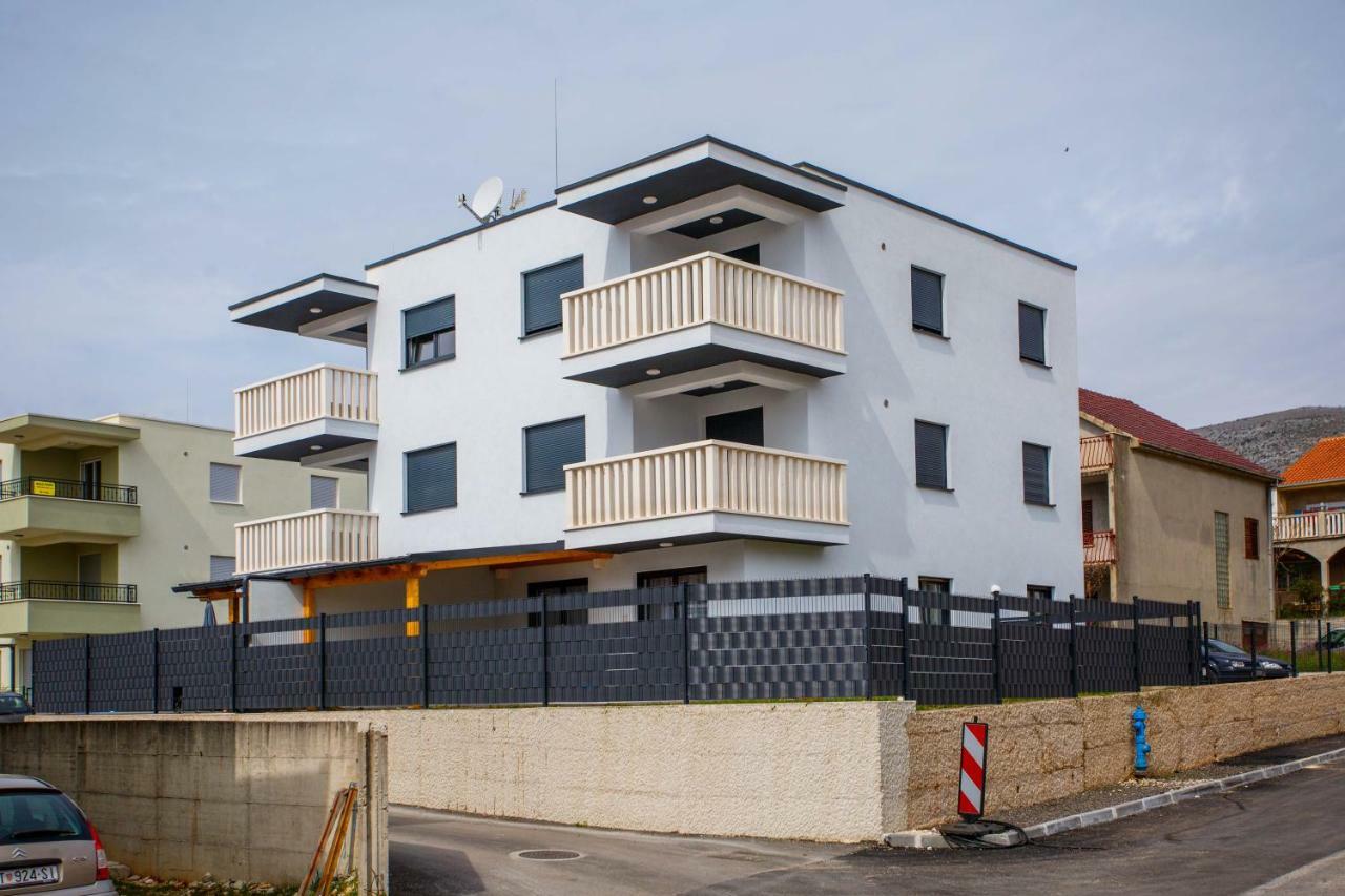 Apartment Ferias Trogir Luaran gambar
