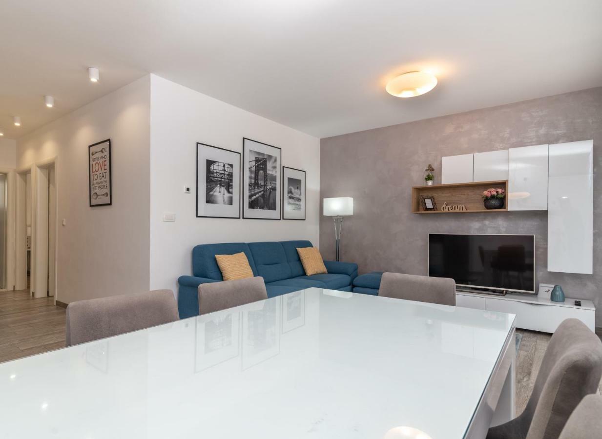 Apartment Ferias Trogir Luaran gambar