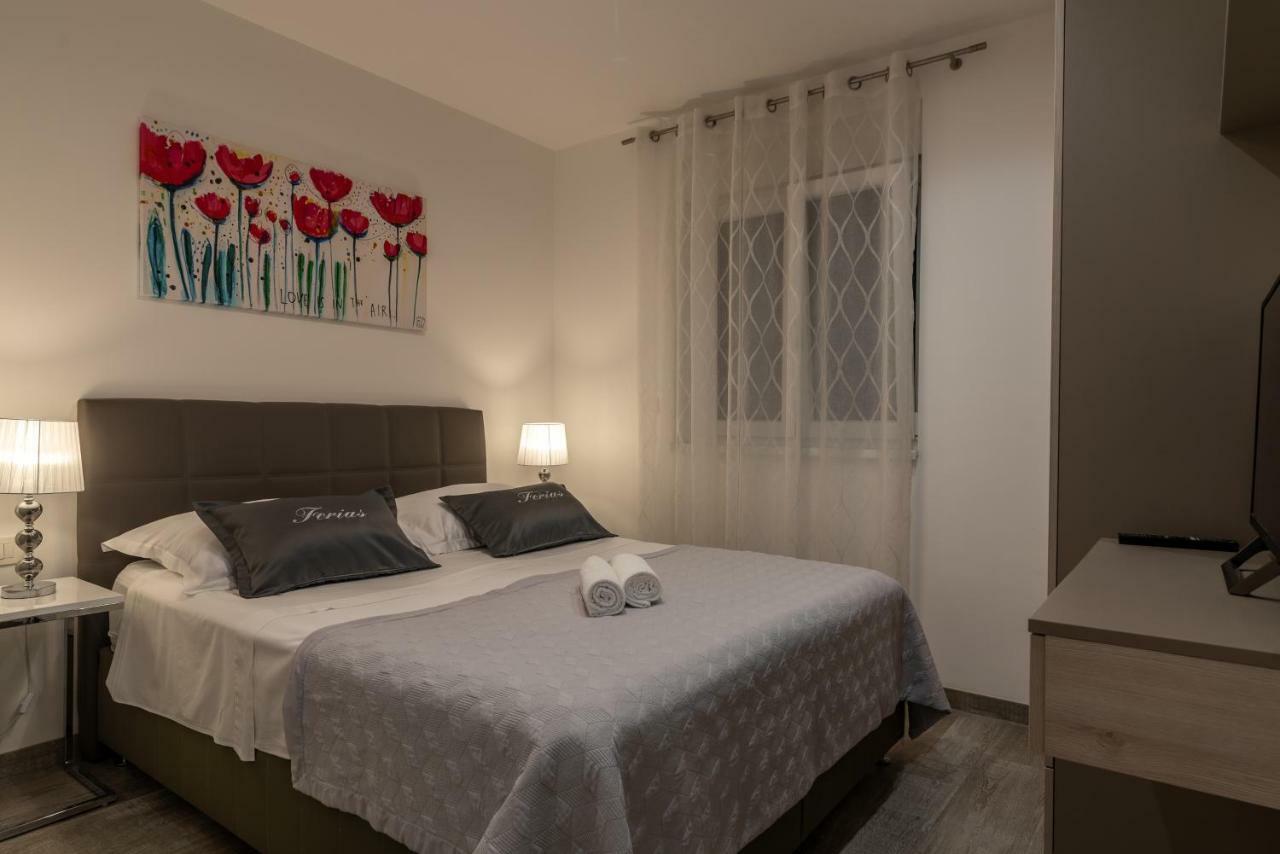 Apartment Ferias Trogir Luaran gambar